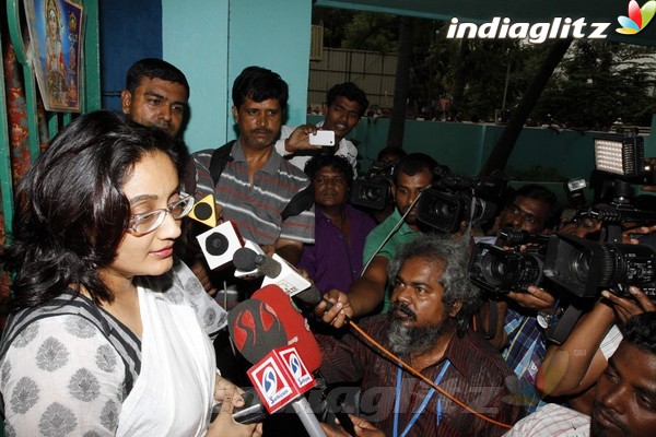 Actress Kanaka Meets the Press